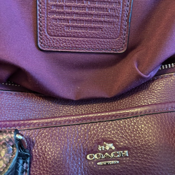 Coach Handbag F35887 Morgan
Satchel in Exotic Trim Leather Burgundy - Picture 8 of 9